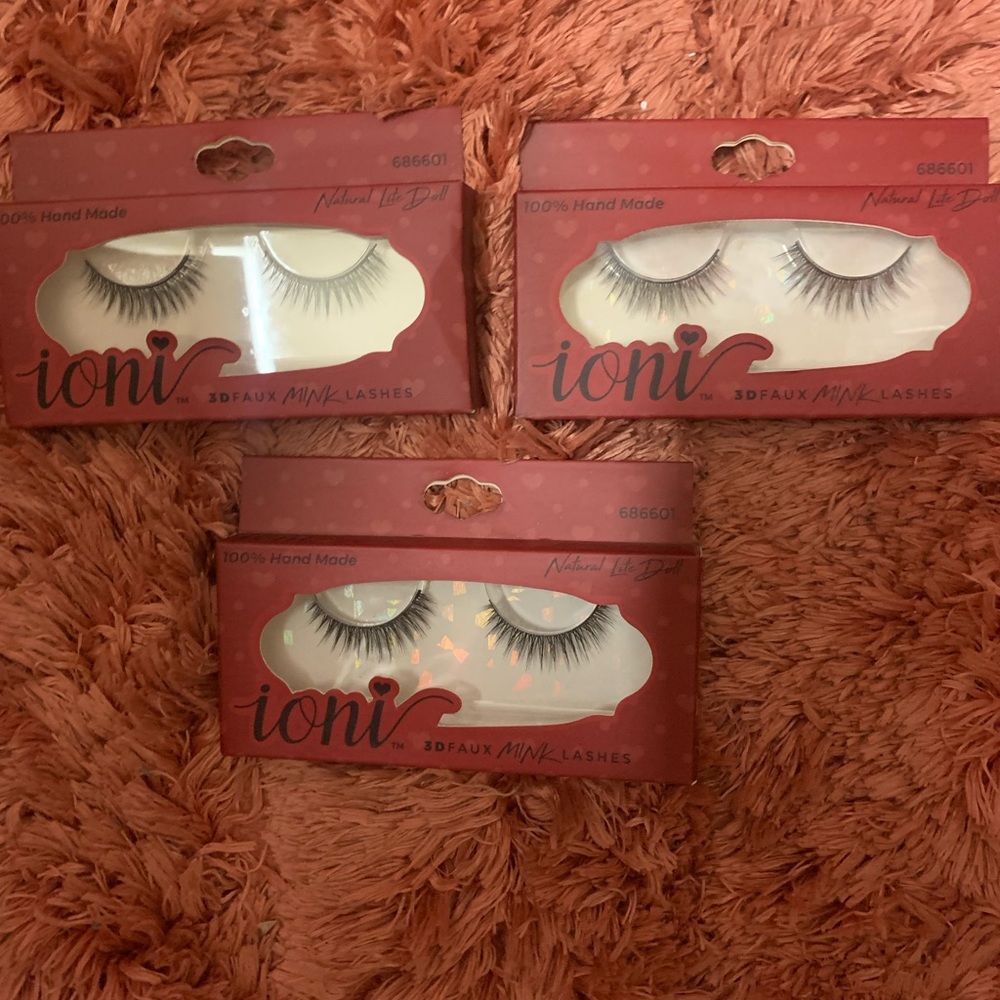 Iconic eyelashes